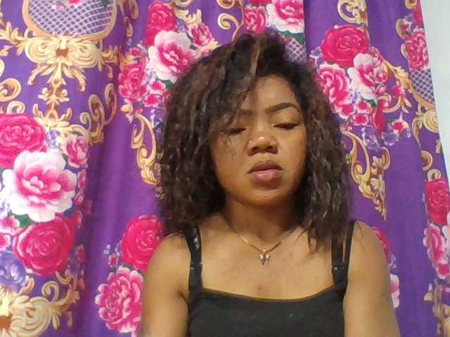 Elyah1a live cam on BongaCams