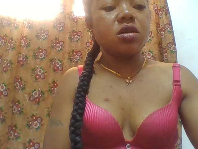 Elyah1a live cam on BongaCams