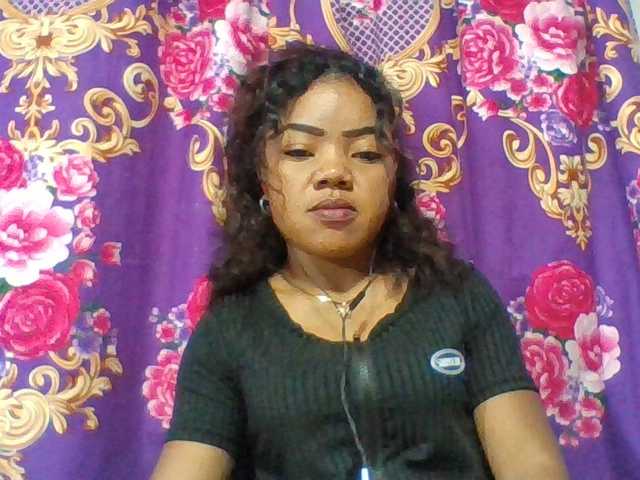 Elyah1a live cam on BongaCams