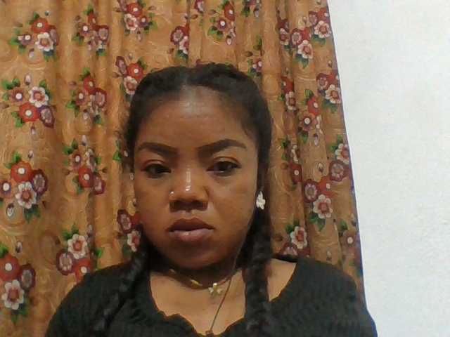 Elyah1a live cam on BongaCams