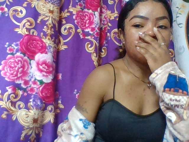 Elyah1a live cam on BongaCams