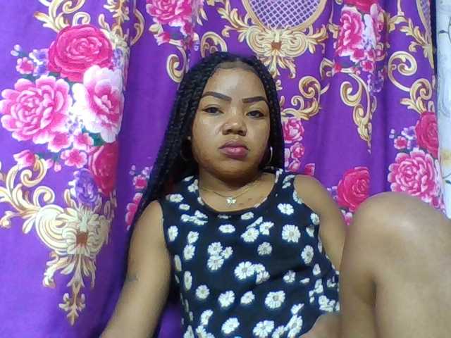 Elyah1a live cam on BongaCams