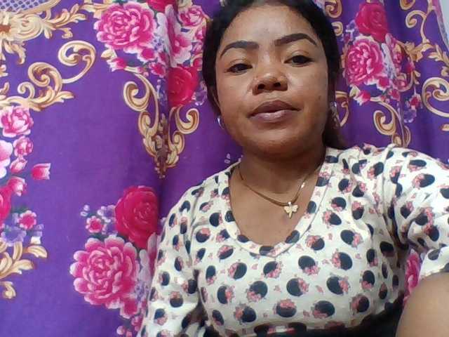 Elyah1a live cam on BongaCams