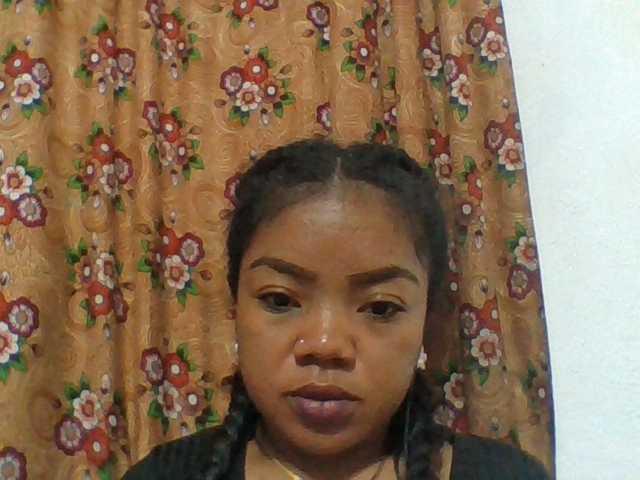 Elyah1a live cam on BongaCams