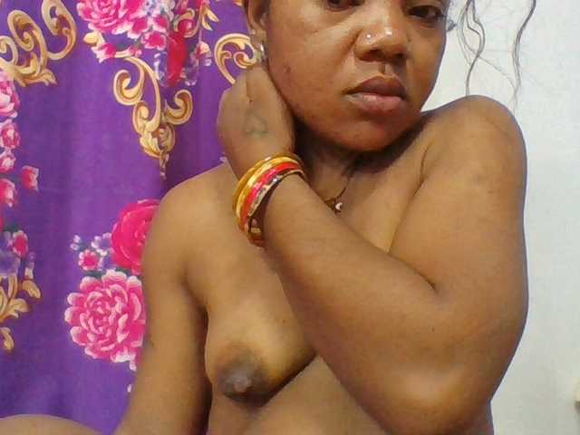 Elyah1a live cam on BongaCams