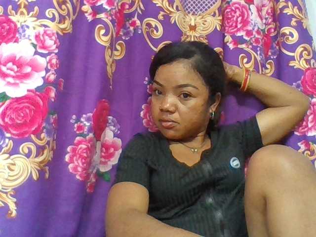Elyah1a live cam on BongaCams