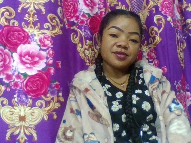 Elyah1a live cam on BongaCams