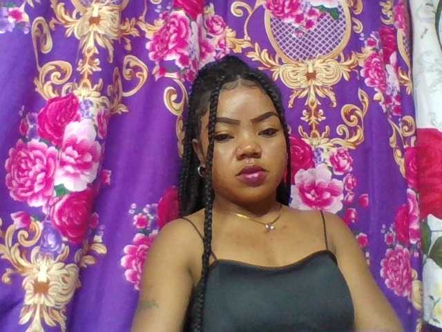 Elyah1a live cam on BongaCams