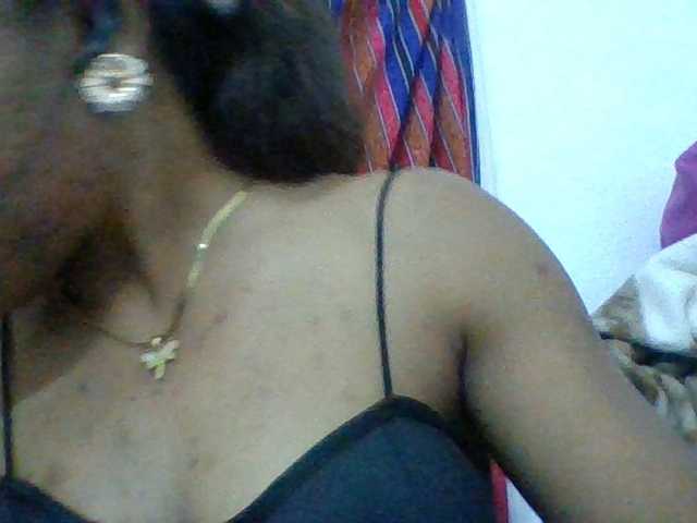 Elyah1a live cam on BongaCams