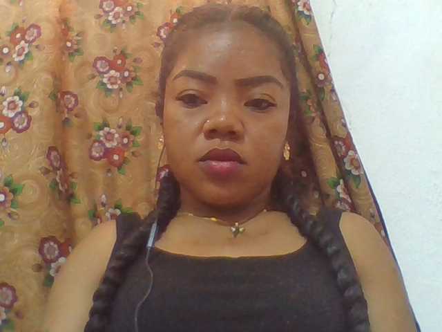 Elyah1a live cam on BongaCams