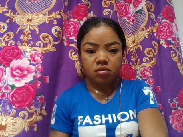 Elyah1a live cam on BongaCams