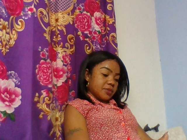 Elyah1a live cam on BongaCams