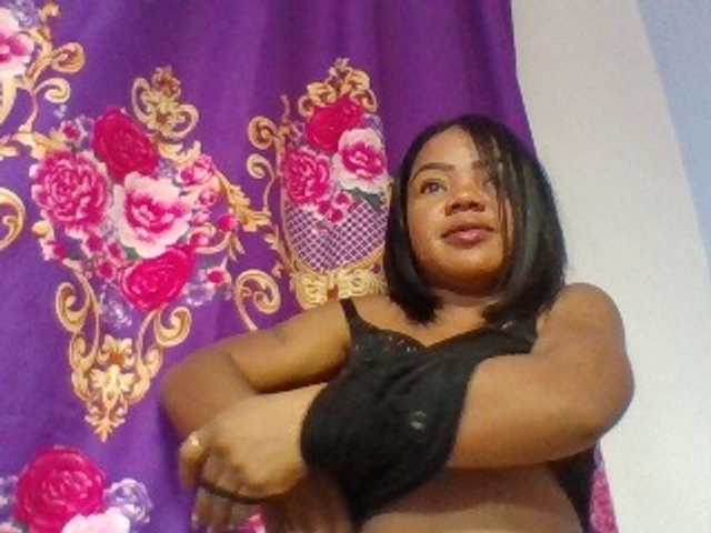 Elyah1a live cam on BongaCams