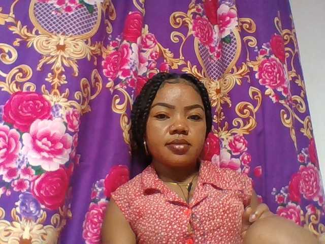 Elyah1a live cam on BongaCams