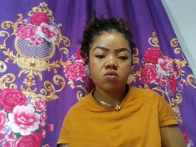 Elyah1a live cam on BongaCams