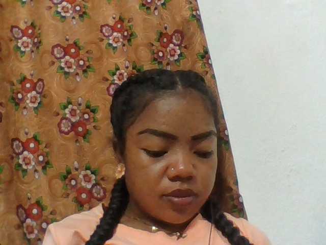 Elyah1a live cam on BongaCams