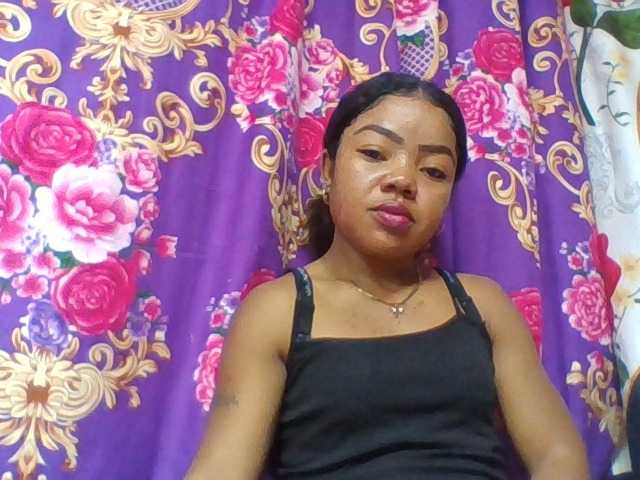Elyah1a live cam on BongaCams