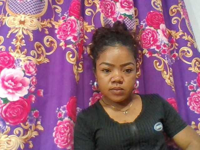 Elyah1a live cam on BongaCams