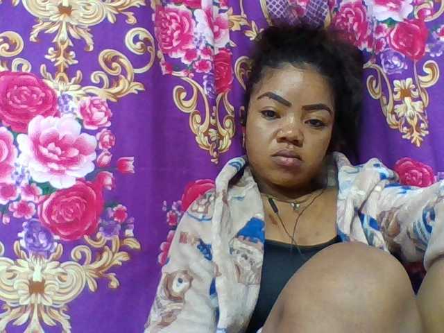 Elyah1a live cam on BongaCams