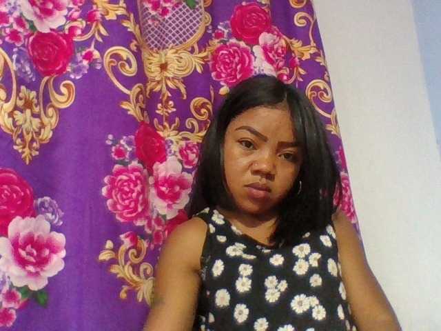 Elyah1a live cam on BongaCams