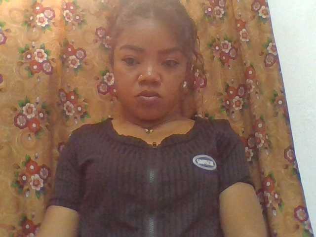 Elyah1a live cam on BongaCams