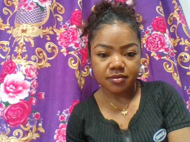 Elyah1a live cam on BongaCams