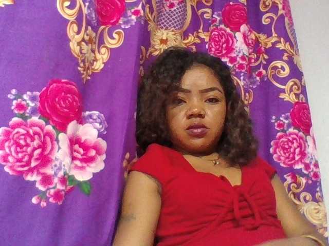 Elyah1a live cam on BongaCams