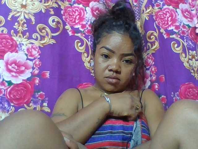 Elyah1a live cam on BongaCams