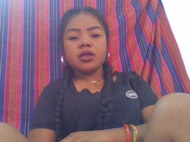 Elyah1a live cam on BongaCams