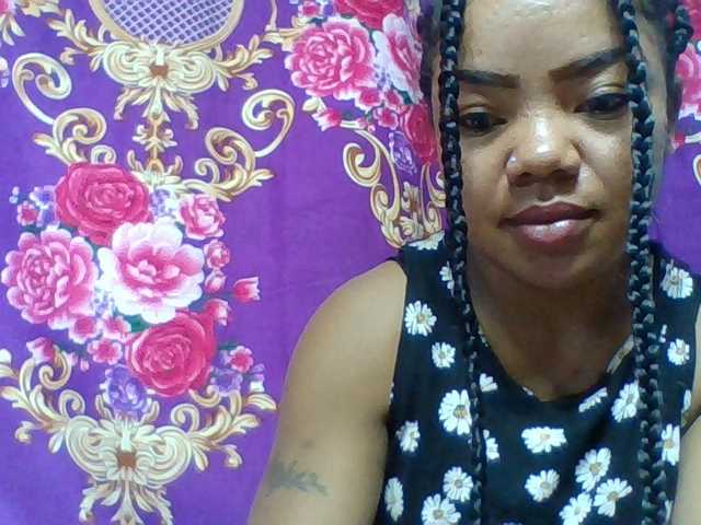 Elyah1a live cam on BongaCams