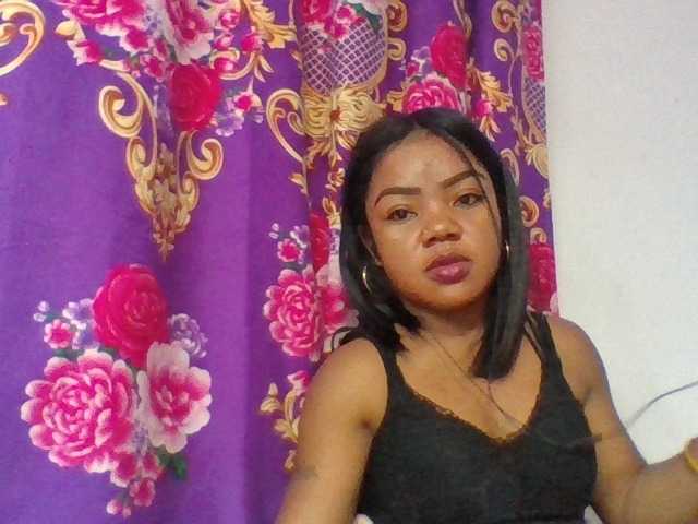 Elyah1a live cam on BongaCams