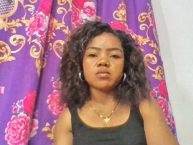 Elyah1a live cam on BongaCams