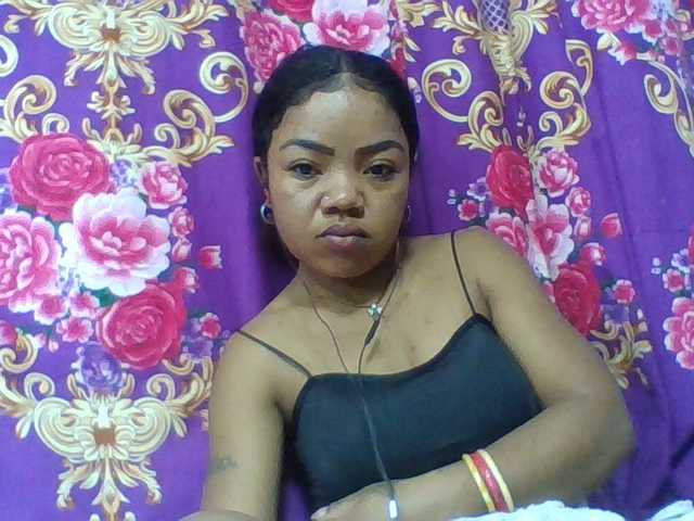 Elyah1a live cam on BongaCams