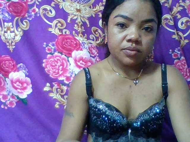 Elyah1a live cam on BongaCams