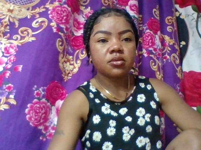 Elyah1a live cam on BongaCams