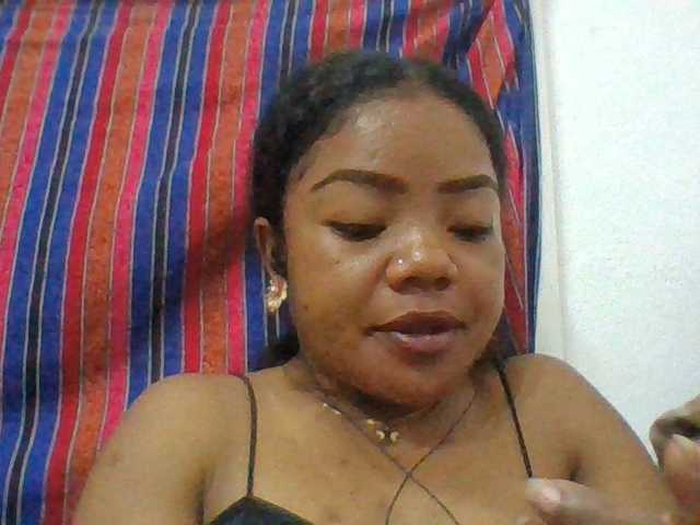 Elyah1a live cam on BongaCams