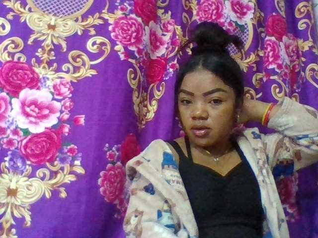 Elyah1a live cam on BongaCams