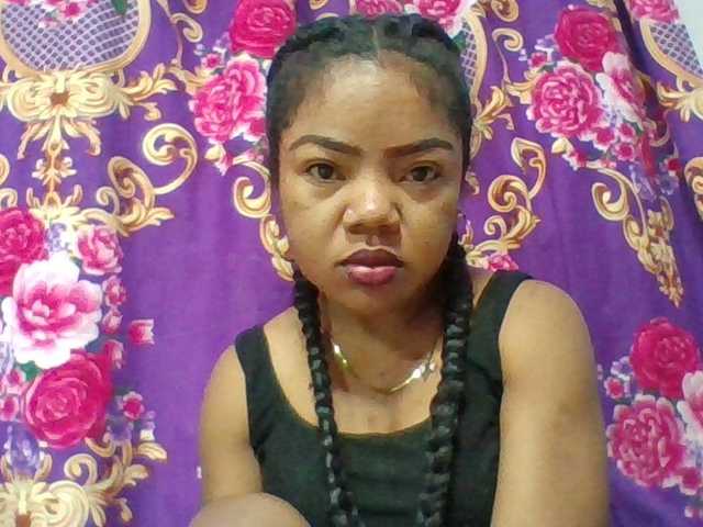 Elyah1a live cam on BongaCams