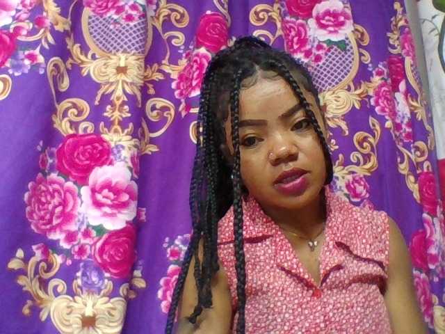 Elyah1a live cam on BongaCams