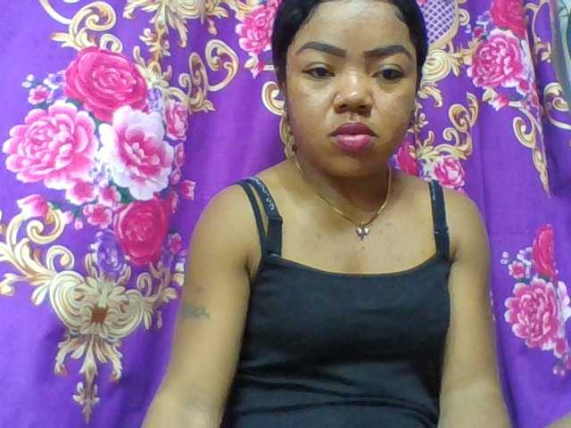 Elyah1a live cam on BongaCams