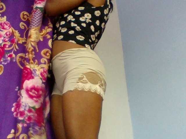 Elyah1a live cam on BongaCams