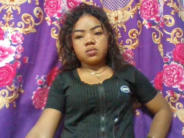 Elyah1a live cam on BongaCams