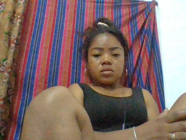 Elyah1a live cam on BongaCams