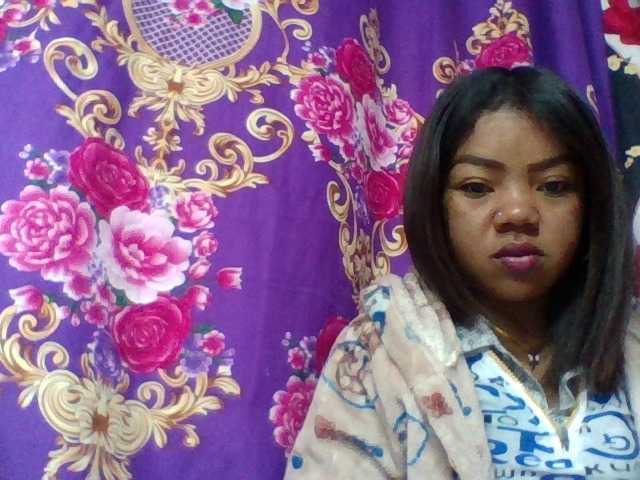 Elyah1a live cam on BongaCams