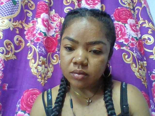 Elyah1a live cam on BongaCams