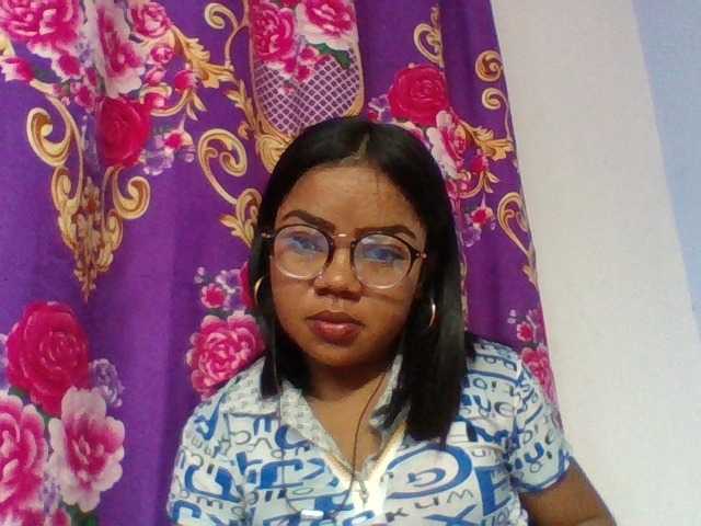 Elyah1a live cam on BongaCams