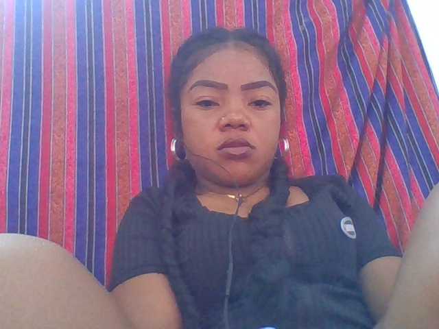 Elyah1a live cam on BongaCams