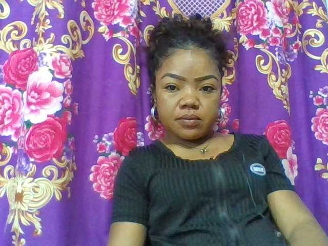 Elyah1a live cam on BongaCams