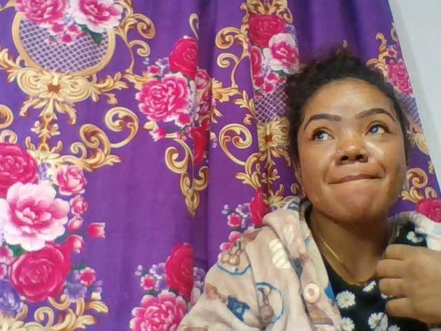 Elyah1a live cam on BongaCams
