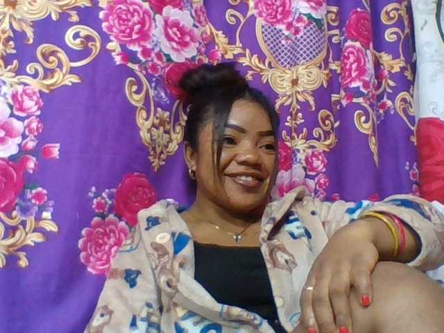 Elyah1a live cam on BongaCams